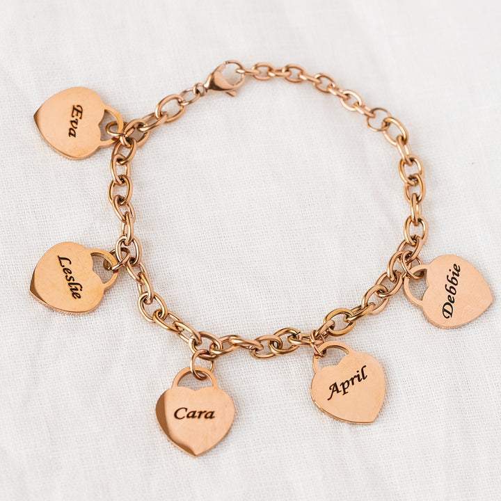 Bracciale personalizzato con incisione a cuore 