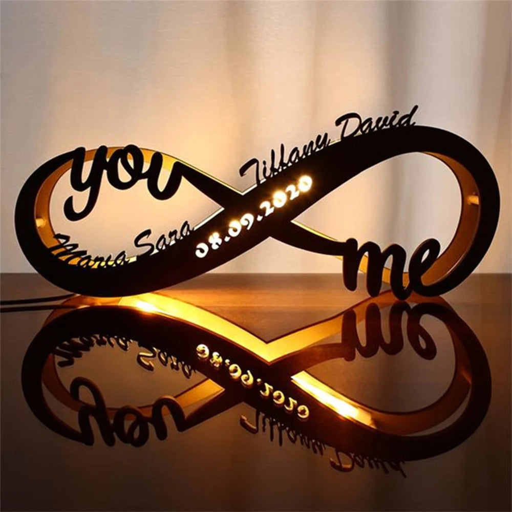 Personalisiertes USB-LED-Nachtlicht mit Namen „Infinity You and Me“ für Paare