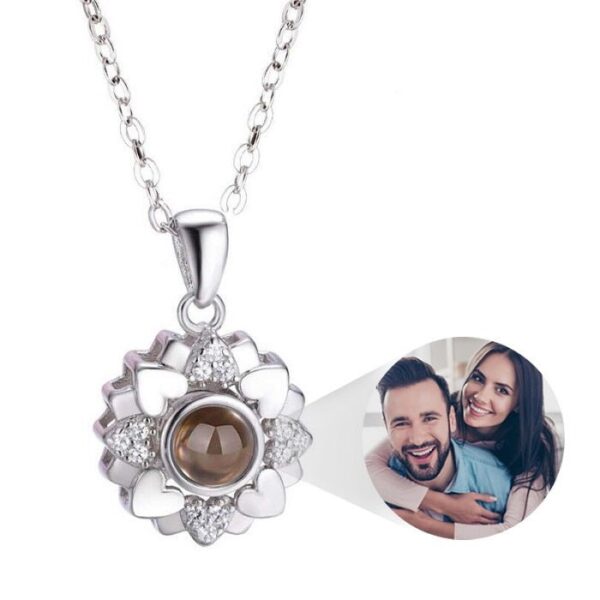 Customized Heart Flower Projection Necklace